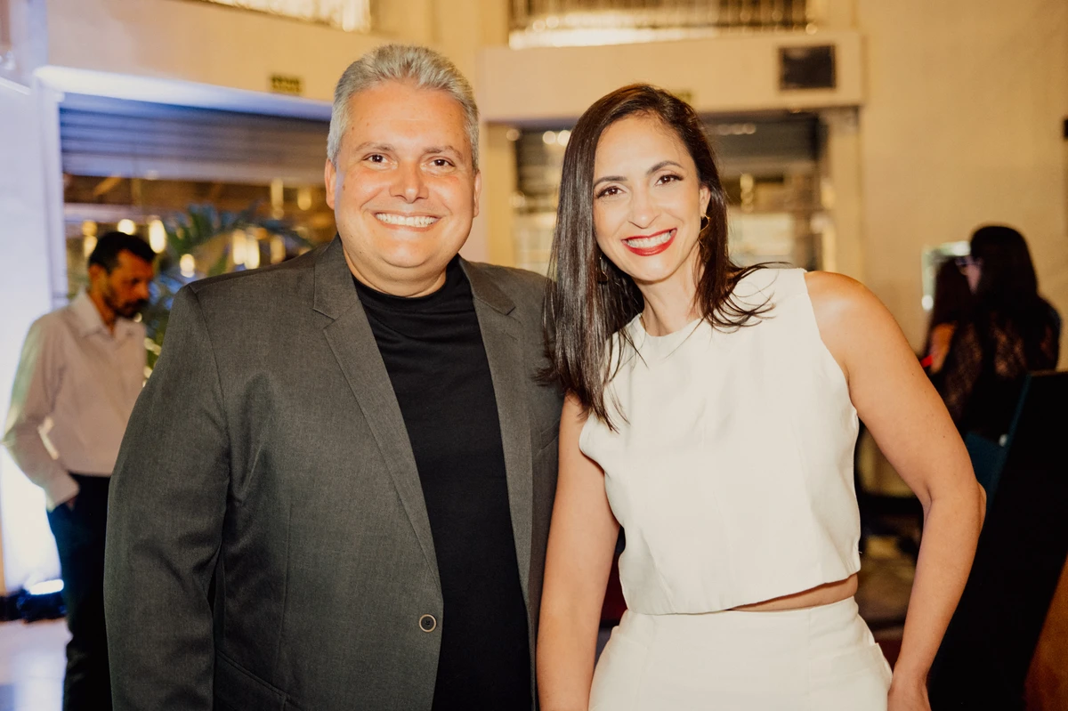 Sergio Luiz Fernandes Baptista e Jackeline Sinis (Claro)