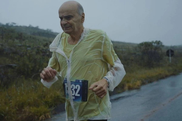  Cena do documentário 'A Vida É uma Maratona', sobre o médico Drauzio Varella