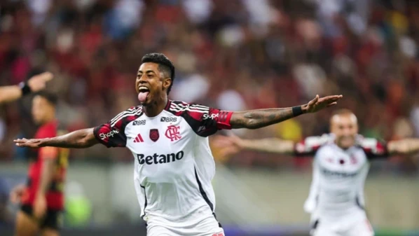 Time paulista perdeu nas duas últimas rodadas e viu o Rubro-Negro vencer e abrir 3 pontos faltando cinco jogos para cada time