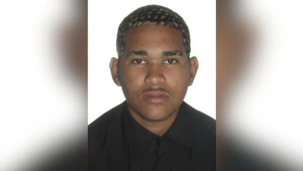 Com Guilherme dos Santos Braz Silva, PM apreendeu revólver, munições e drogas; outros dois homens fugiram pela mata, segundo ocorrência