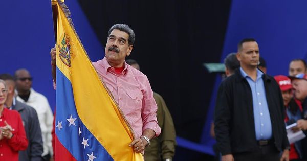 Washington continua suas ações contra o governo venezuelano e mantém um grande contingente militar no Caribe.