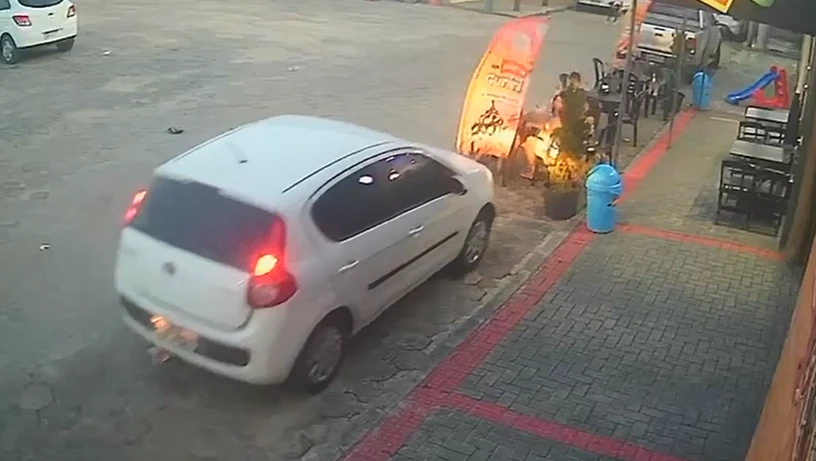 Motorista bêbada e sem habilitação atropela família em São Mateus | A Gazeta