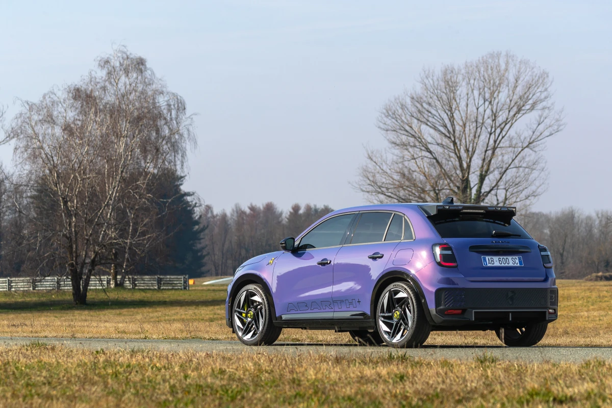 600e Scorpionissima possui motor elétrico de 207 kW, o modelo é capaz de fazer 0 a 100 km/h em 5,85 segundos