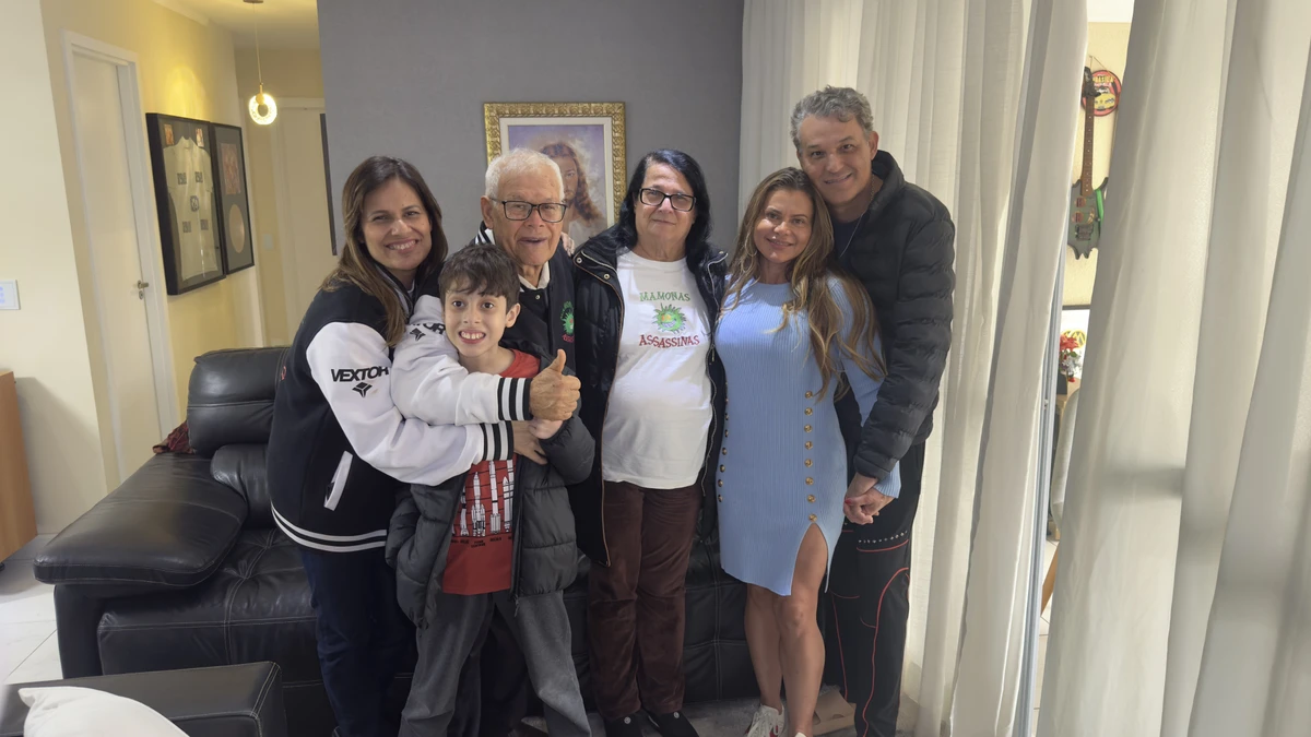 Família de Dinho segue dedicada em manter o legado da banda