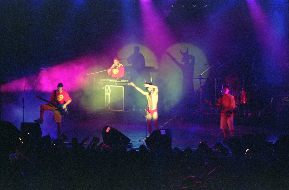 Fotos inéditas do show dos Mamonas Assassinas em Vitória em 01/11/1995