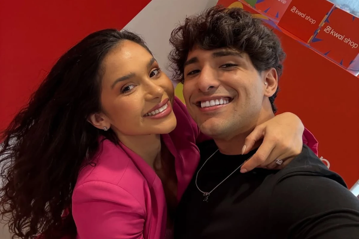 Gizelly Bicalho relembra 1º beijo com Caue Fantin