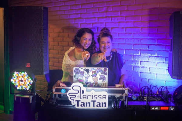 Marianne Assbu e DJ Larissa Tantan