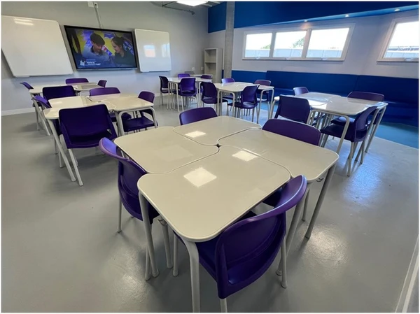 Reconhecida como a única escola verdadeiramente internacional do Espírito Santo, a EAV segue padrões acadêmicos globais