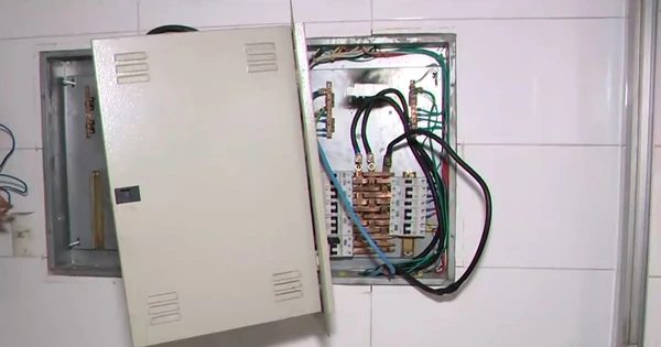 Restaurante é alvo de criminosos pela 15ª vez este ano em Vitória por Deyvison Reis