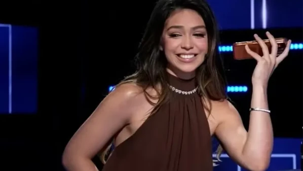 Em entrevista ao De Frente com Blogueirinha desta segunda-feira (17), Melody comentou as alfinetadas públicas que trocava com Anitta