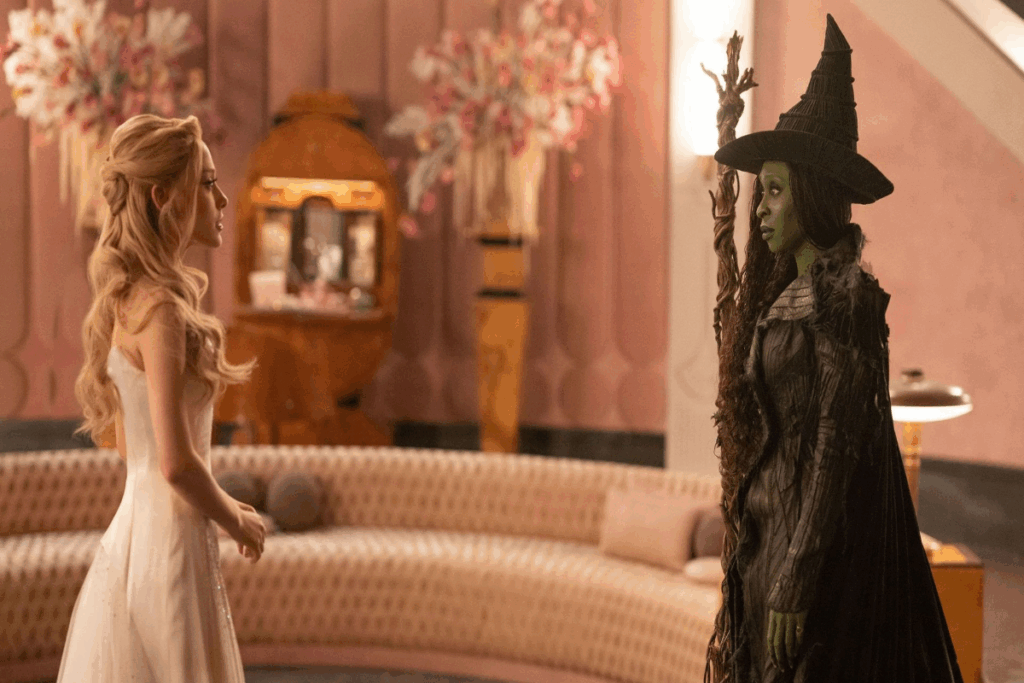 Em “Wicked: Parte 2”, Elphaba e Glinda precisam reconsiderar suas escolhas e se juntar para enfrentar as ameaças que assombram o futuro de Oz (Imagem: Reprodução digital | UNIVERSAL PICTURES)