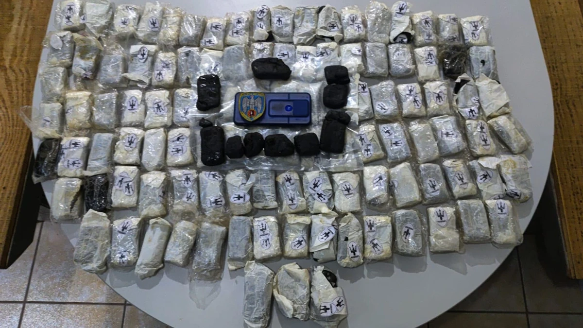 Mala com cerca de 12kg de haxixe foi encontrada em rodoviária em Piúma, no Litoral Sul