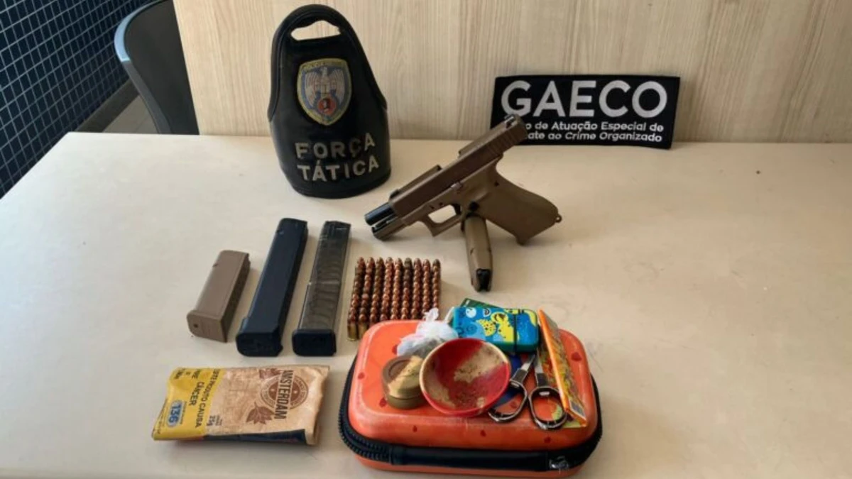 Material apreendido durante terceira fase da Operação Bastilha de Bob