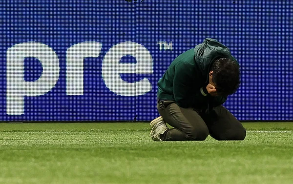 O técnico Abel Ferreira se emociona após classificação mágica contra a LDU, no Allianz Parque