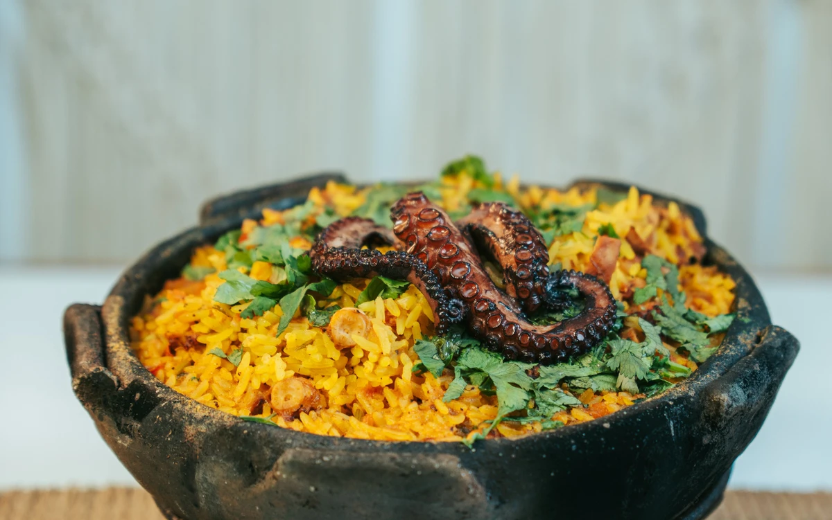 Arroz de polvo do Travessia Beach Bar Foto por Astrisfilmes