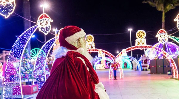 Vila de Natal de Vila Velha está montada no Parque da Prainha
