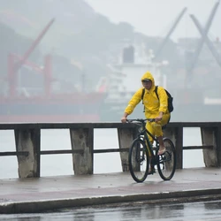Os avisos são de nível laranja (perigo) e amarelo (perigo potencial), e indicam risco de temporais, ventos fortes e transtornos em diversas regiões do Estado