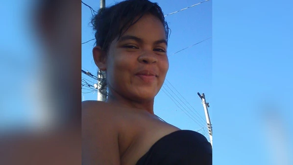 Após Jamila Santos Alves, de 23 anos, ser encontrada morta na Praia do Riacho, a Polícia Civil foi acionada às 8h30 e o suspeito do crime, um ex da vítima, foi preso por volta das 11h