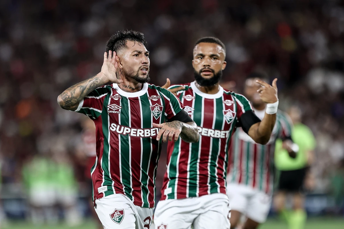Lucho Acosta fez um golaço, o primeiro da vitória tricolor no clássico contra o Fla