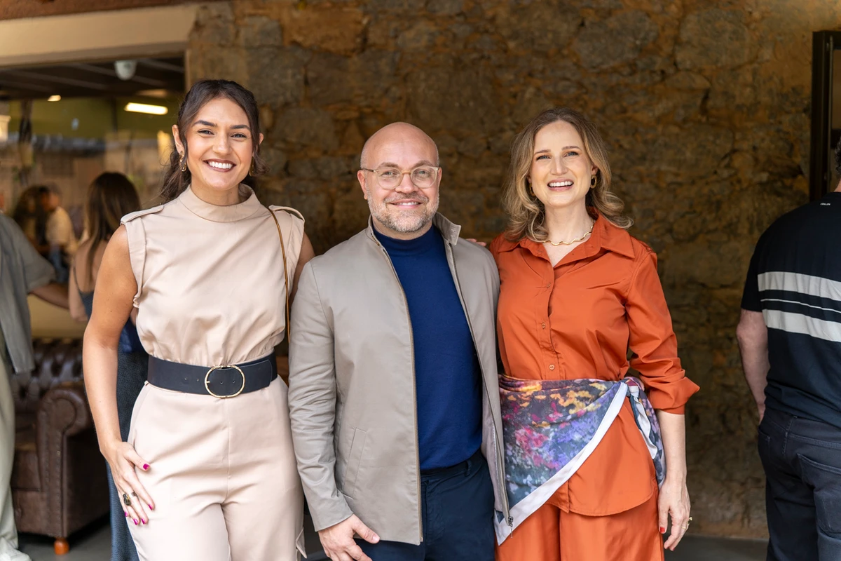 Larissa Vago,  Vitor Cipriano e Sabrina Nicoli