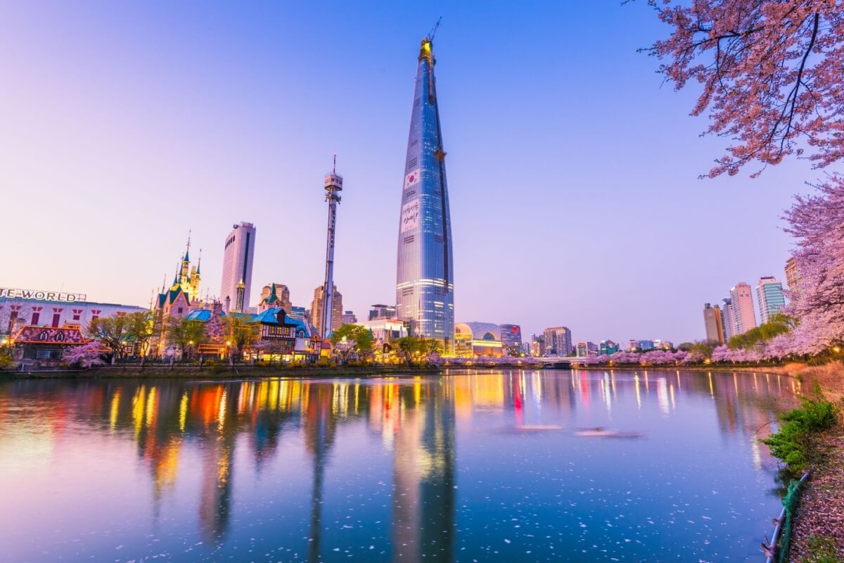 Seul é o destino perfeito para comprar produtos de beleza e skincare (Imagem: CJ Nattanai | Shutterstock) 