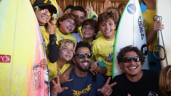 Surfista marcou presença na Praia d'Ulé neste sábado (22) para acompanhar o BB Seguros Qualifying Series (QS) 4000 e conversou com a reportagem e A Gazeta