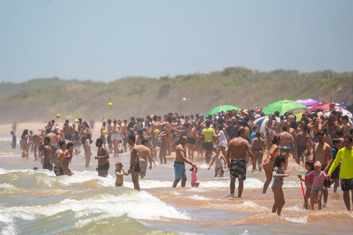 Etapa do WSL (World Surf League) na Praia D'Ulé em Guarapari por Vitor Jubini