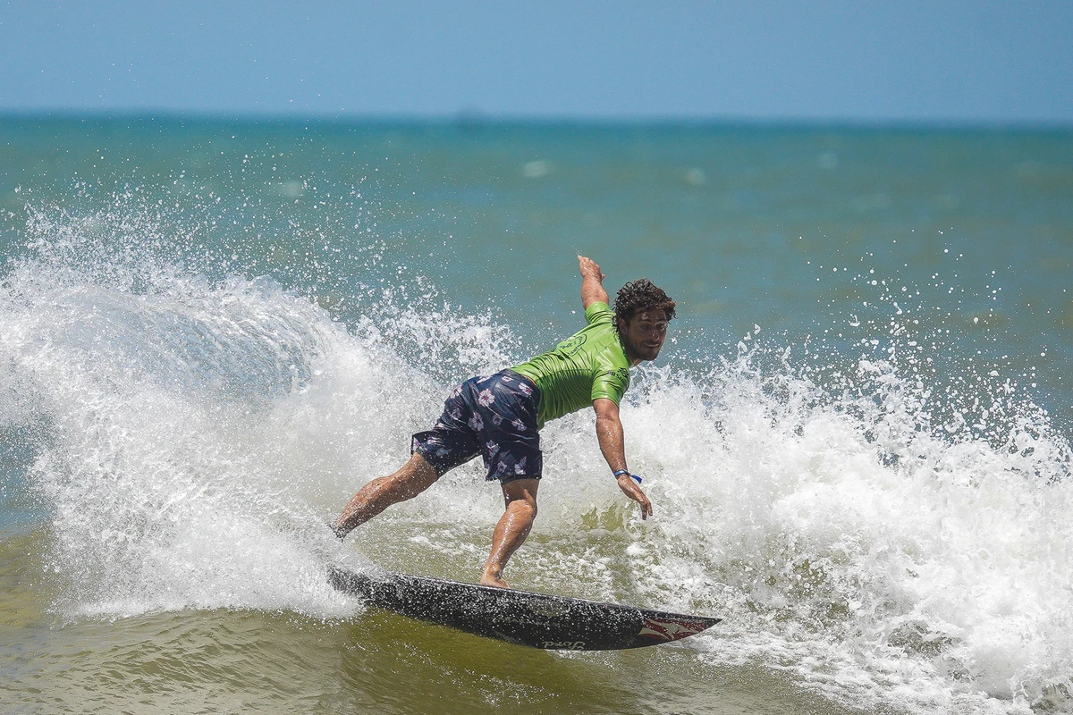Etapa do WSL (World Surf League) na Praia D'Ulé em Guarapari por Vitor Jubini