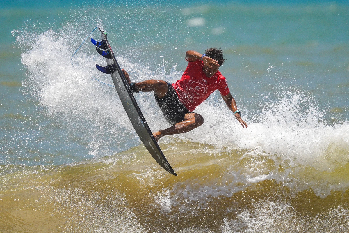 Etapa do WSL (World Surf League) na Praia D'Ulé em Guarapari por Vitor Jubini
