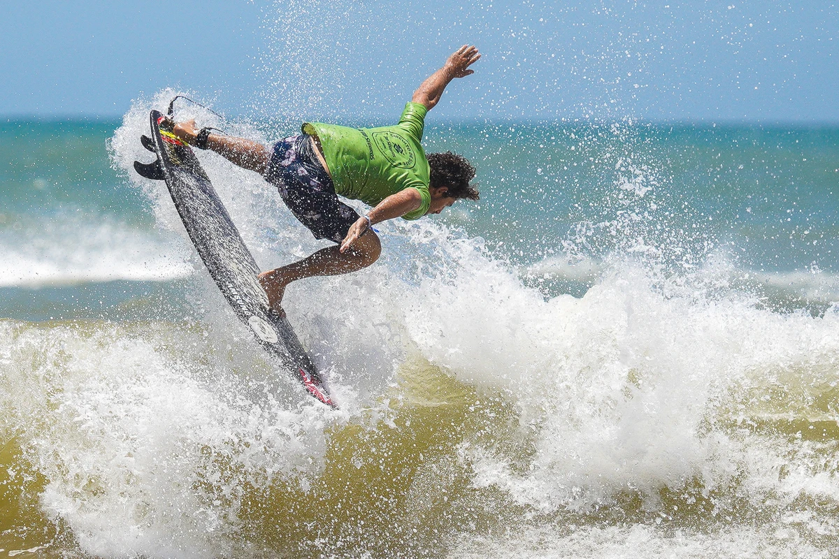 Etapa do WSL (World Surf League) na Praia D'Ulé em Guarapari por Vitor Jubini