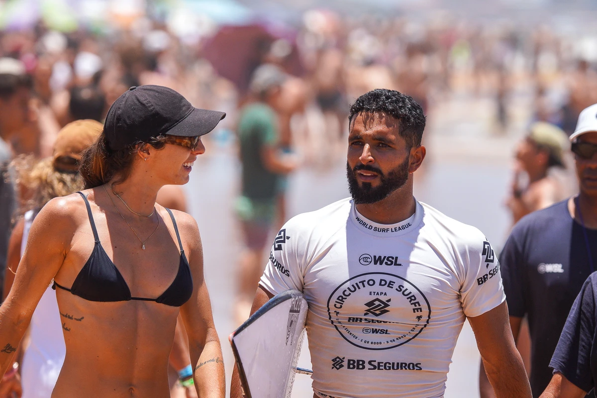 Michael Rodrigues. Etapa do WSL (World Surf League) na Praia D'Ulé em Guarapari por Vitor Jubini