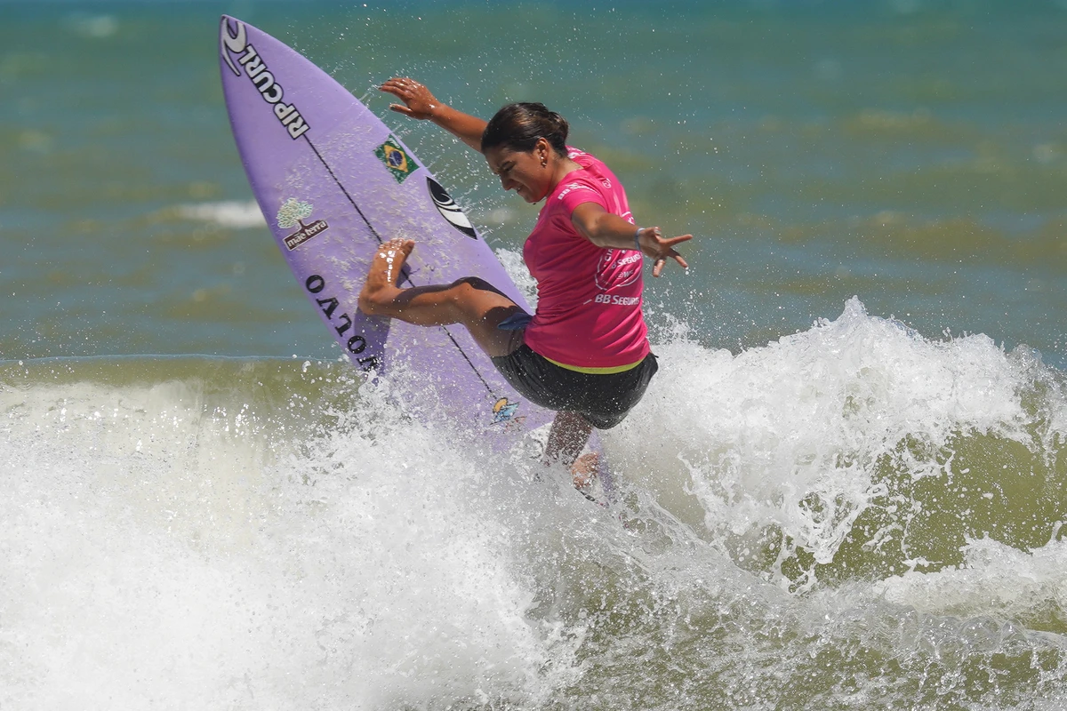 Sophia Medina. Etapa do WSL (World Surf League) na Praia D'Ulé em Guarapari por Vitor Jubini