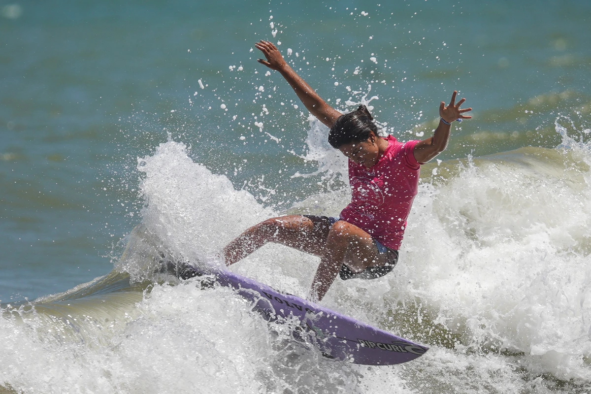 Sophia Medina. Etapa do WSL (World Surf League) na Praia D'Ulé em Guarapari por Vitor Jubini