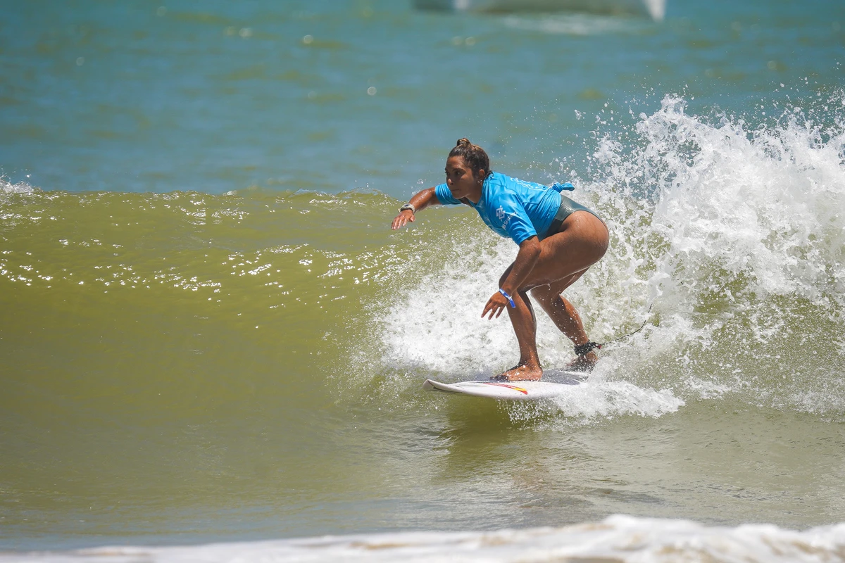 Tainá Hinckel. Etapa do WSL (World Surf League) na Praia D'Ulé em Guarapari por Vitor Jubini