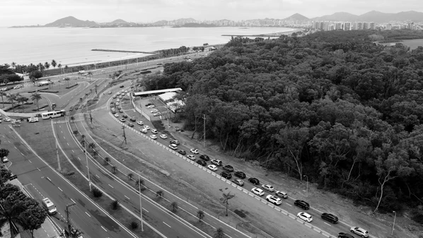 Para reduzir os transtornos, é necessário alinhar as responsabilidades. A prefeitura tem a obrigação de organizar o tráfego com todo o rigor, assim como pedestres, ciclistas, motociclistas e motoristas precisam conhecer e seguir as novas regras