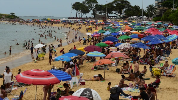 Oportunidades são para trabalhar em bares, restaurantes, hoteis, entre outros prestadores de serviço; chances são para funções como camareira, garçom, auxiliar de serviços gerais e atendente