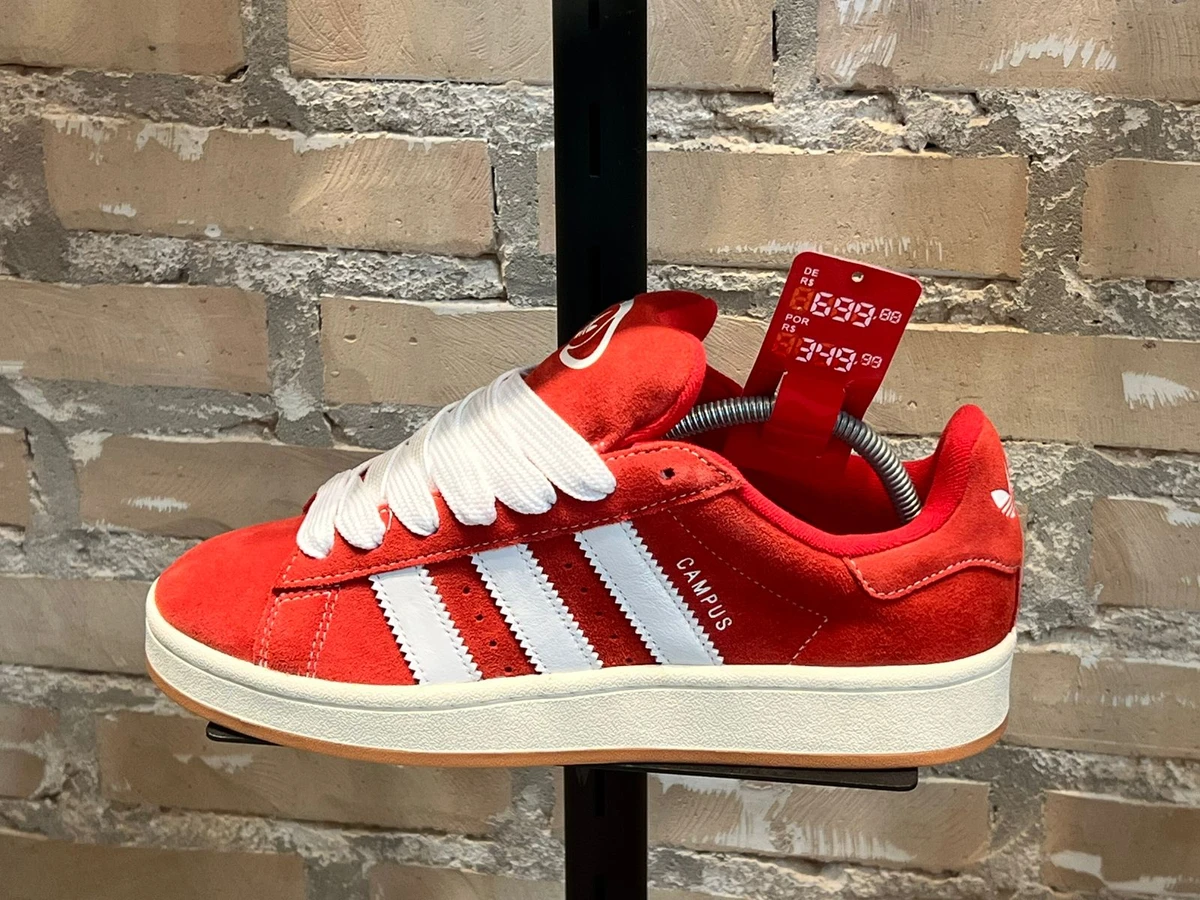 Artwalk: tênis Adidas Originals Campus na cor vermelha de R$ 699,99 por R$ 349,99. por Shopping Vitória/Divulgação
