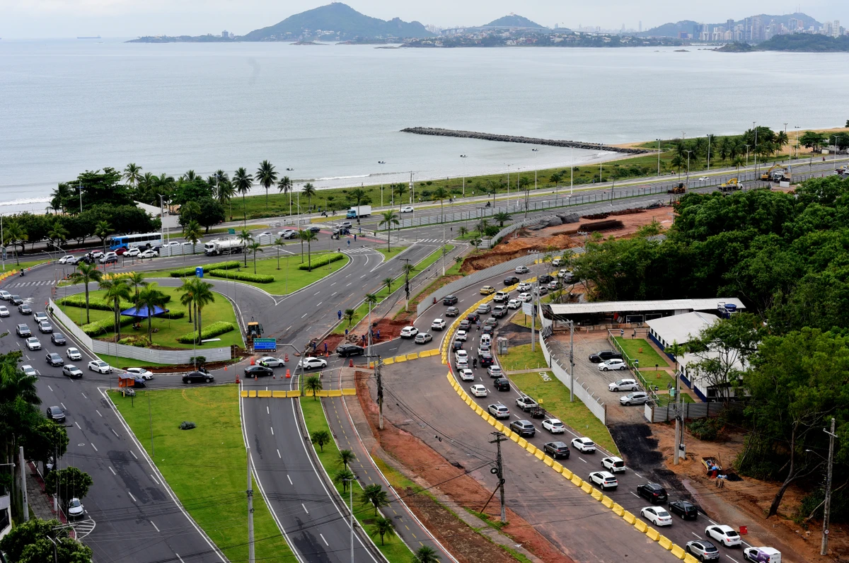 Obras do Mergulhão, em Jardim Camburi