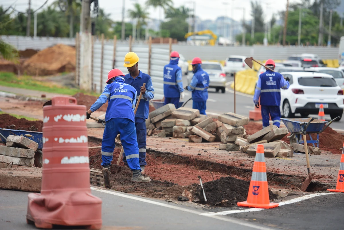 Obras do Mergulhão, em Jardim Camburi