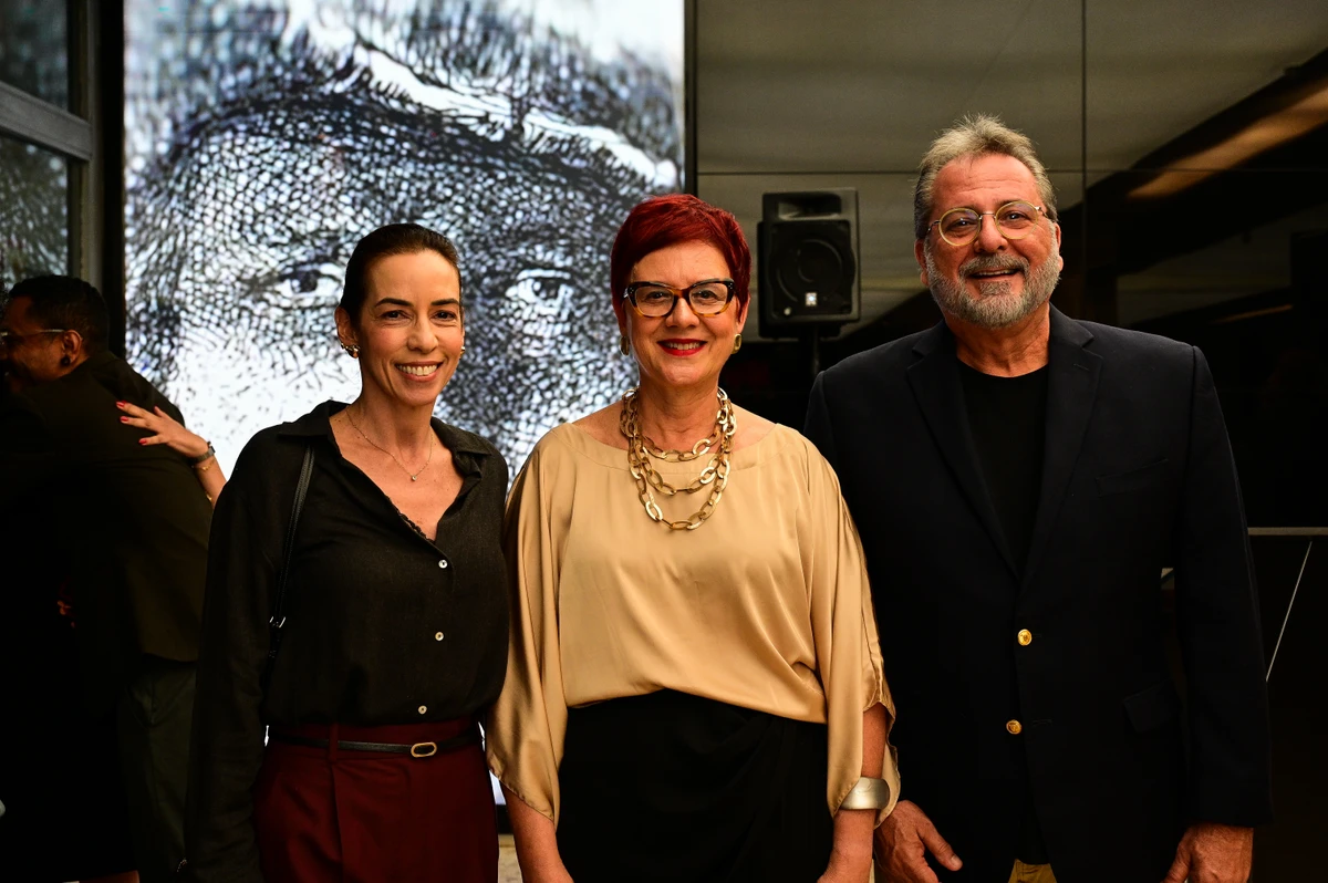  Os capixabas Roberta Dessaune e Álvaro Moura e Ana Vilela, Diretora Cultural da Casa Fiat de Cultura