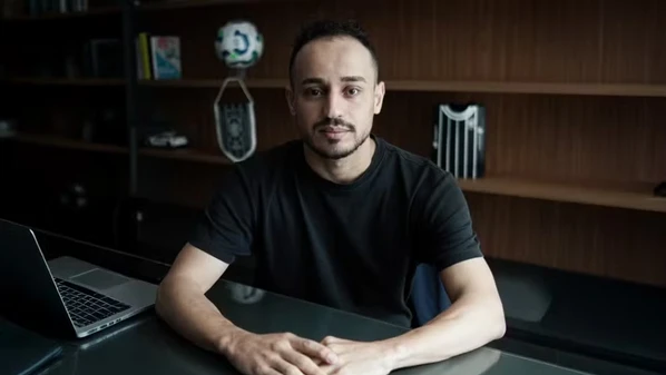 Roger Santiago tem Marketing e MBA em Gestão e Marketing Esportivo