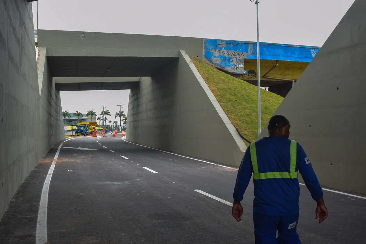 Veja como ficou passagem subterrânea para veículos na Rodovia do Sol por Fernando Madeira