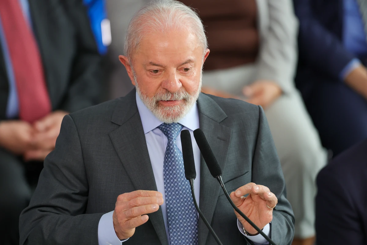  O presidente Luiz Inácio Lula da Silva sanciona a lei que amplia a faixa de isenção do Imposto de Renda