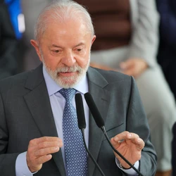 Presidente foi questionado sobre supostas ligações de Lulinha com o Careca do INSS; 
'Ninguém ficará livre', afirmou o petista