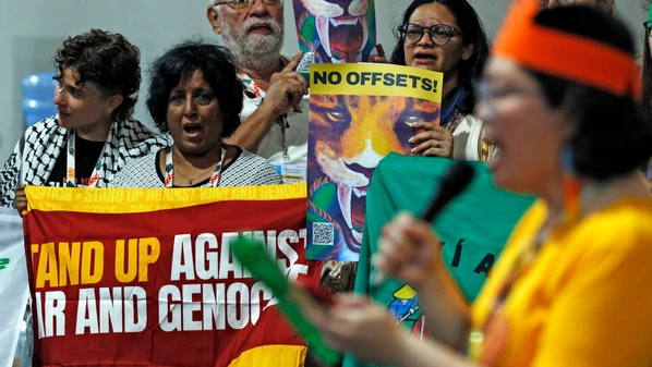 Na COP30, os delegados precisaram equilibrar-se entre não romper um multilateralismo em crise e definir um conjunto de medidas que reduzissem os riscos ao futuro da humanidade