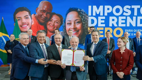 Proposta do governo é uma das principais apostas para a disputa eleitoral de 2026; presidentes da Câmara e do Senado, em choque com o governo, não compareceram