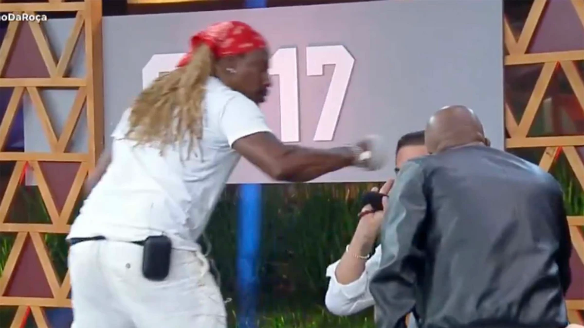 Creo Kellab é expulso de 'A Fazenda 17' durante programa ao vivo