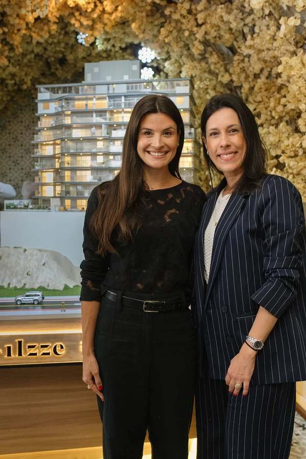 Mariah Cardoso e Carol Cruz