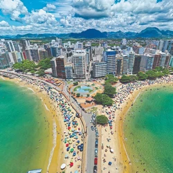 A cobrança passou a vigorar já nesta quinta (4), sendo que veículos ficarão em um estacionamento direcionado pela prefeitura; embarque e desembarque ocorrerão na rodoviária