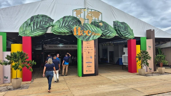 Representantes do consulado chinês do Rio de Janeiro estiveram presentes da Feira Internacional do Café Conilon, em Jaguaré